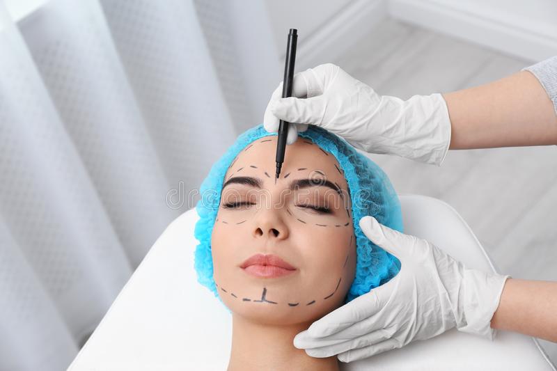 Les chirurgie esthétique du visage ont augmenté de 6% en 2019, selon une étude américaine