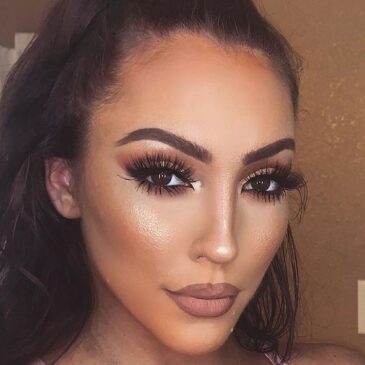 Une fan de Kim Kardashian, 28 ans, passe des heures à se transformer en idole