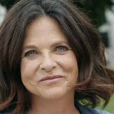 Charlotte Valandrey cash sur la chirurgie esthétique