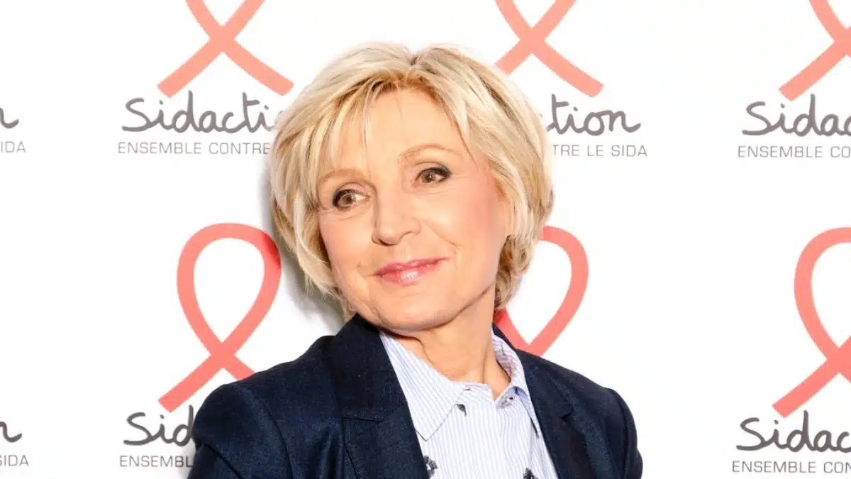 Evelyne Dhéliat accro à la chirurgie esthétique ? Elle nous dit la vérité !